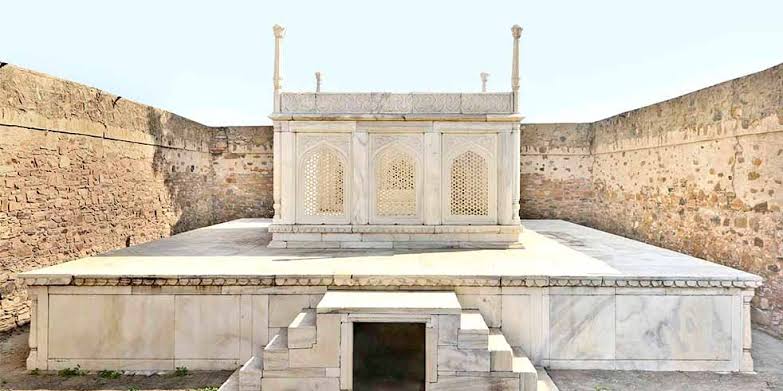 Abdulla Khan's Tomb
